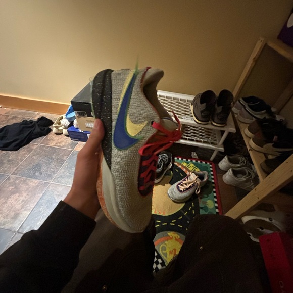 Lebrons 20 - Picture 5 of 10